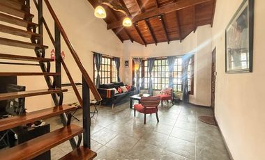 LA FLORIDA. Casa 4 amb. en lote 10 x 34