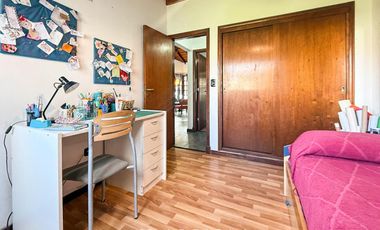 LA FLORIDA. Casa 4 amb. en lote 10 x 34