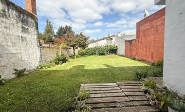 LA FLORIDA. Casa 4 amb. en lote 10 x 34