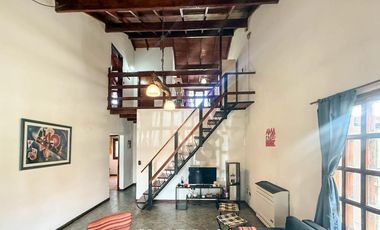 LA FLORIDA. Casa 4 amb. en lote 10 x 34