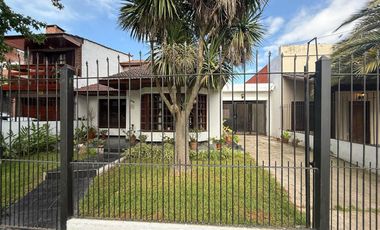 LA FLORIDA. Casa 4 amb. en lote 10 x 34