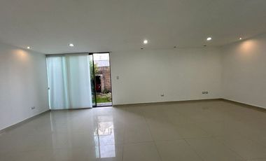 🏡 Renta de Casa en Molino de Santo Domingo | 3 Recámaras | Amplios Espacios.