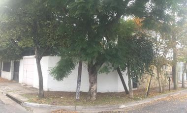 Casa en Alquiler en 509 esq 8 Manuel B Gonnet - Alberto Dacal Propiedades