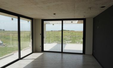 Casa de hormigón a estrenar - Mar Chiquita