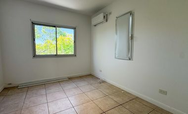 Casa en Alquiler Anual en el Barrio Santa Barbara, Tigre