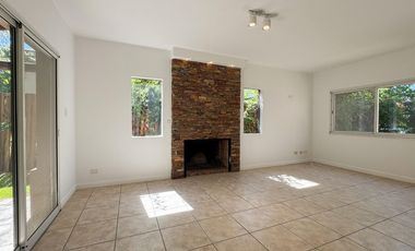 Casa en Alquiler Anual en el Barrio Santa Barbara, Tigre