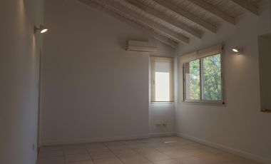 Casa en Alquiler Anual en el Barrio Santa Barbara, Tigre