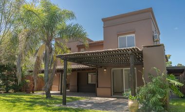 Casa en Alquiler Anual en el Barrio Santa Barbara, Tigre