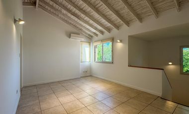 Casa en Alquiler Anual en el Barrio Santa Barbara, Tigre