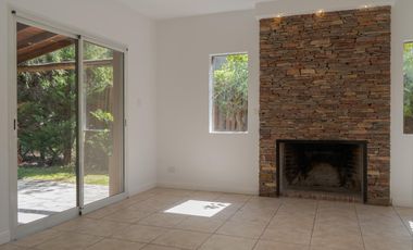 Casa en Alquiler Anual en el Barrio Santa Barbara, Tigre