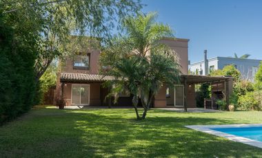 Casa en Alquiler Anual en el Barrio Santa Barbara, Tigre