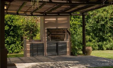 Casa en Alquiler Anual en el Barrio Santa Barbara, Tigre