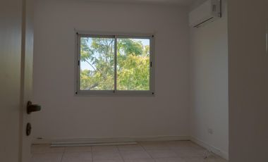 Casa en Alquiler Anual en el Barrio Santa Barbara, Tigre