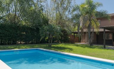 Casa en Alquiler Anual en el Barrio Santa Barbara, Tigre