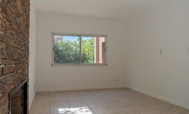 Casa en Alquiler Anual en el Barrio Santa Barbara, Tigre