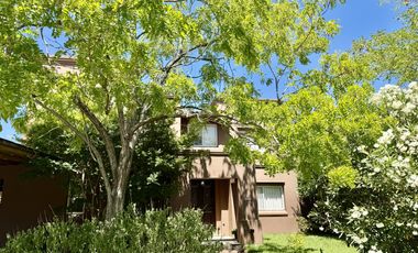 Casa en alquiler anual en el Barrio Santa Barbara, Tigre