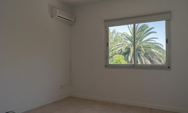 Casa en Alquiler Anual en el Barrio Santa Barbara, Tigre