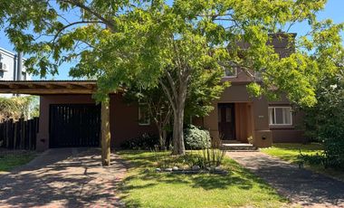 Casa en Alquiler Anual en el Barrio Santa Barbara, Tigre