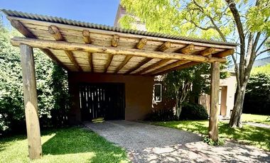 Casa en alquiler anual en el Barrio Santa Barbara, Tigre