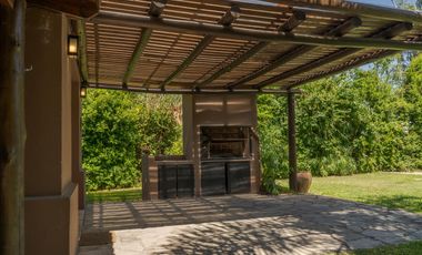 Casa en Alquiler Anual en el Barrio Santa Barbara, Tigre