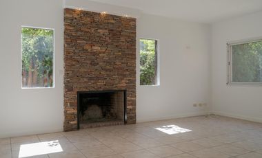 Casa en Alquiler Anual en el Barrio Santa Barbara, Tigre