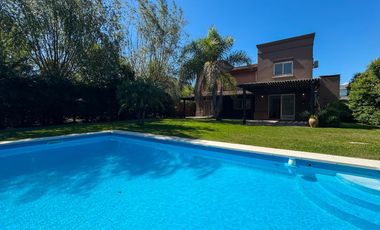 Casa en Alquiler Anual en el Barrio Santa Barbara, Tigre
