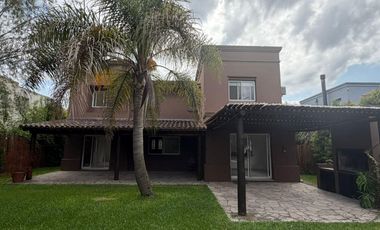Casa en alquiler anual en el Barrio Santa Barbara, Tigre
