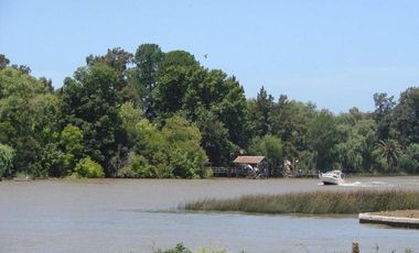 Venta de Departamento de 2 dormitorios, vista al rio y jardin exclusivo en Albanueva, posible amarra