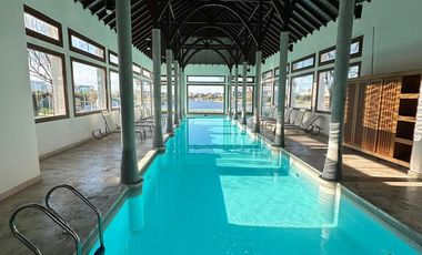 Venta de Departamento de 2 dormitorios, vista al rio y jardin exclusivo en Albanueva, posible amarra