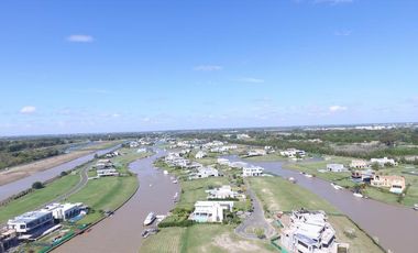 Venta de Departamento de 2 dormitorios, vista al rio y jardin exclusivo en Albanueva, posible amarra