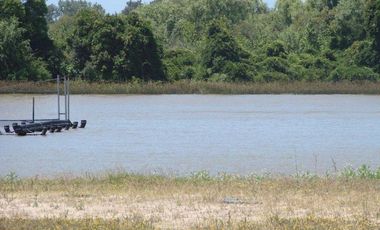 Venta de Departamento de 2 dormitorios, vista al rio y jardin exclusivo en Albanueva, posible amarra