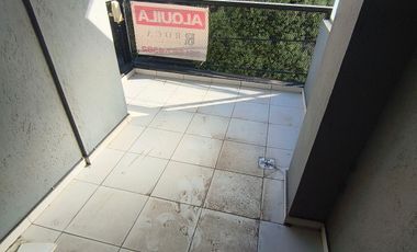 Departamento en alquiler con balcon a 100 mts de Plaza Jeronimo del Barco