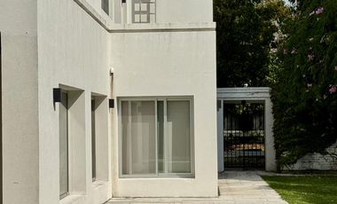 Casa en venta en Mayling Club De Campo,  Pilar - 5 Ambientes