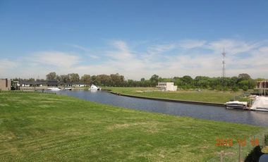 Venta en obra financiada, departamento de 2 dormitorios con jardin exclusivo en Albanueva