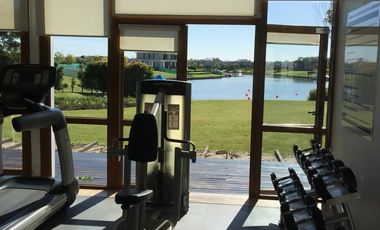 Venta en obra financiada, departamento de 2 dormitorios con jardin exclusivo en Albanueva