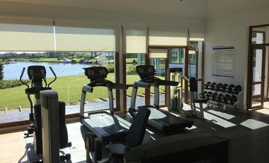 Venta en obra financiada, departamento de 2 dormitorios con jardin exclusivo en Albanueva