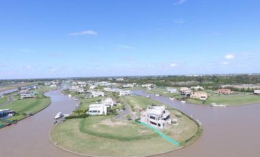 Venta en obra financiada, departamento de 2 dormitorios con jardin exclusivo en Albanueva