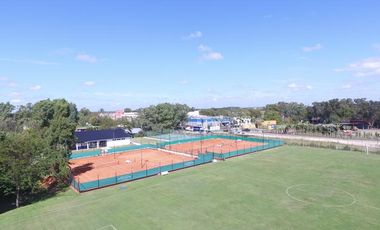 Venta en obra financiada, departamento de 2 dormitorios con jardin exclusivo en Albanueva