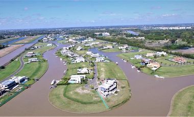 Venta en obra financiada, departamento de 2 dormitorios con jardin exclusivo en Albanueva