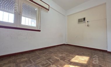 PH en Villa Ballester - Venta - Cuatro Ambientes - Zona Centro.