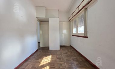 PH en Villa Ballester - Venta - Cuatro Ambientes - Zona Centro.