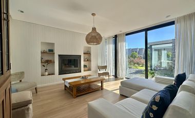 Excelente chalet en barrio privado Arenas del Sur