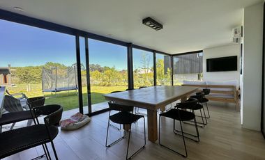 Excelente chalet en barrio privado Arenas del Sur