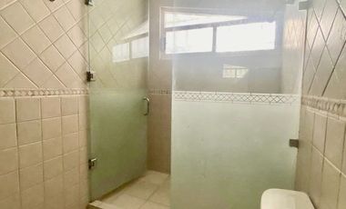 Excelente casa En calle cerrada en renta en Tecamachalco