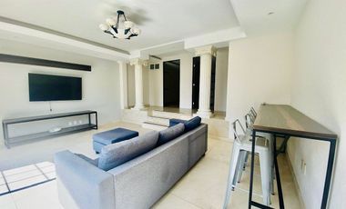 Excelente casa En calle cerrada en renta en Tecamachalco