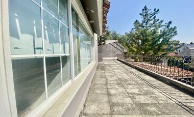 Excelente casa En calle cerrada en renta en Tecamachalco