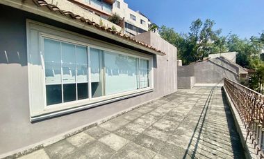 Excelente casa En calle cerrada en renta en Tecamachalco