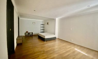 Excelente casa En calle cerrada en renta en Tecamachalco