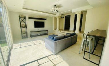 Excelente casa En calle cerrada en renta en Tecamachalco