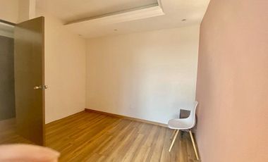 Excelente casa En calle cerrada en renta en Tecamachalco